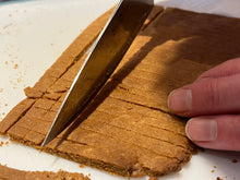 Load image into Gallery viewer, 450ml Tub of Homemade Gingerbread Ice Cream