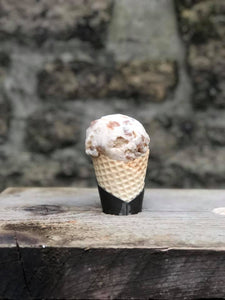 450ml Tub of Homemade Gingerbread Ice Cream